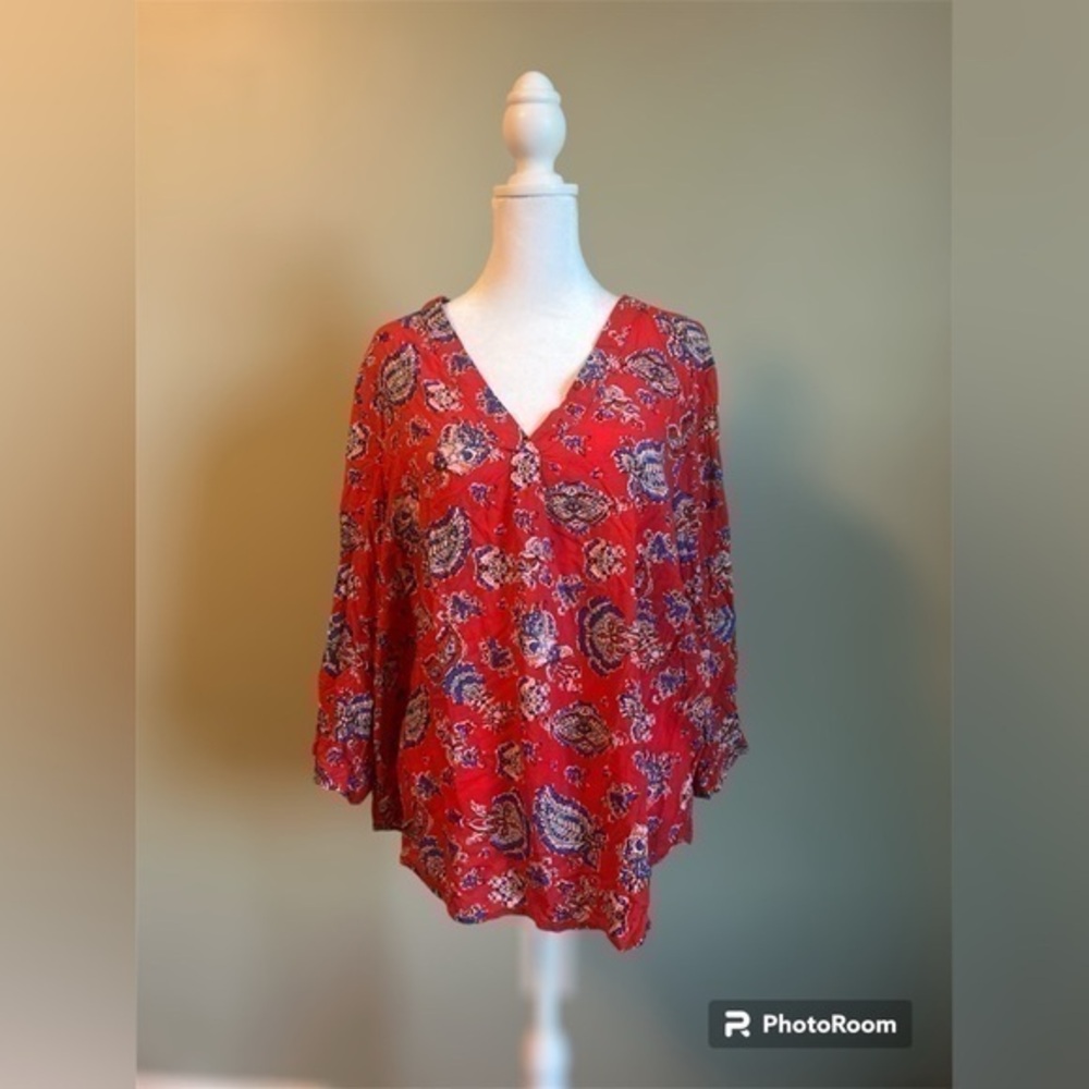 Ladies 1x red and blue blouse
